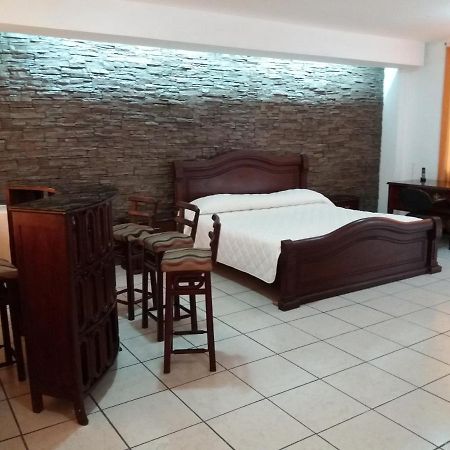 Hotel Puerta Del Sol Санто Доминго де лос Колорадос Екстериор снимка