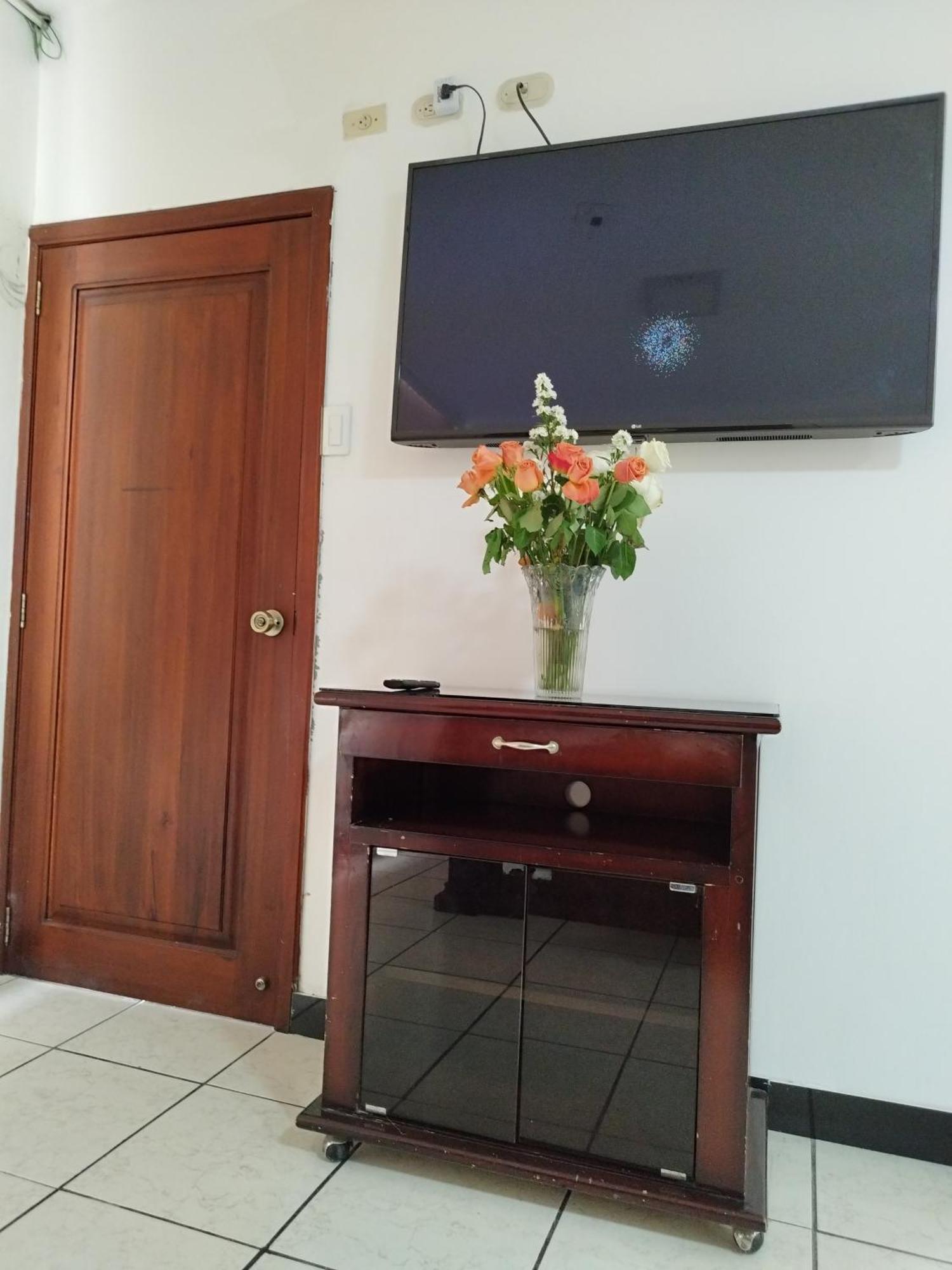 Hotel Puerta Del Sol Санто Доминго де лос Колорадос Екстериор снимка