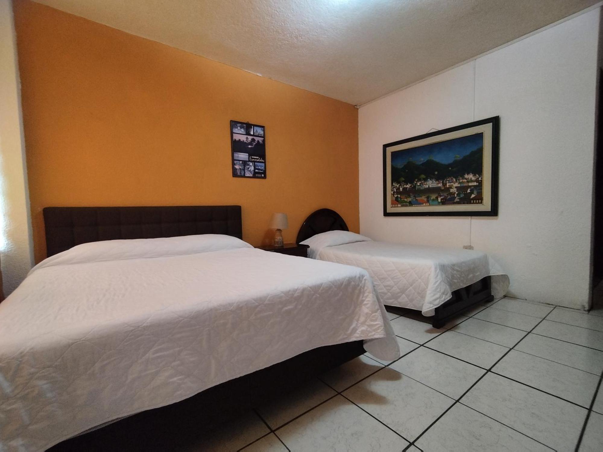 Hotel Puerta Del Sol Санто Доминго де лос Колорадос Екстериор снимка