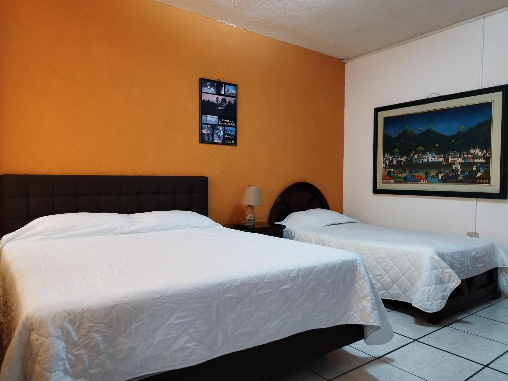Hotel Puerta Del Sol Санто Доминго де лос Колорадос Екстериор снимка