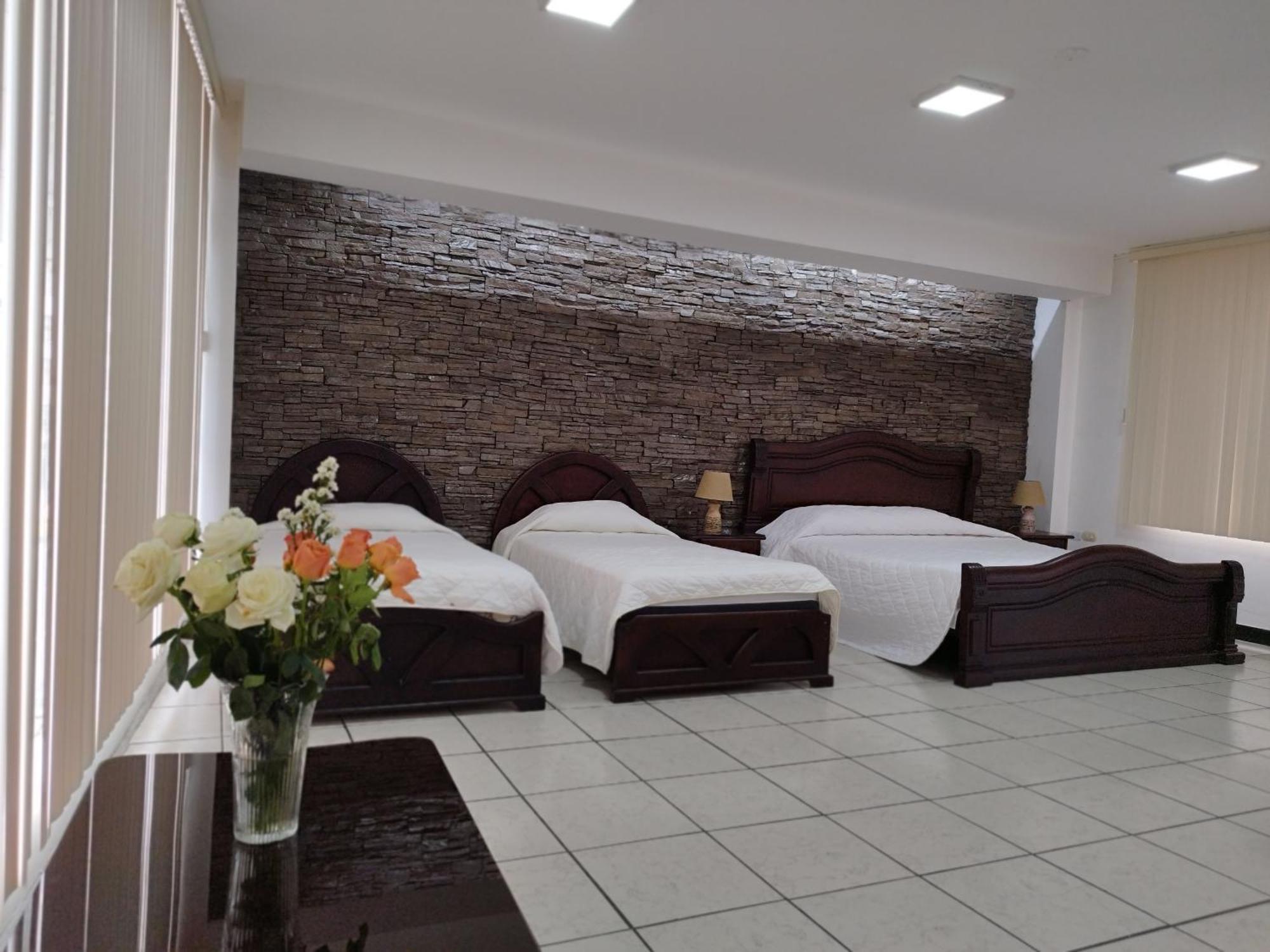Hotel Puerta Del Sol Санто Доминго де лос Колорадос Екстериор снимка