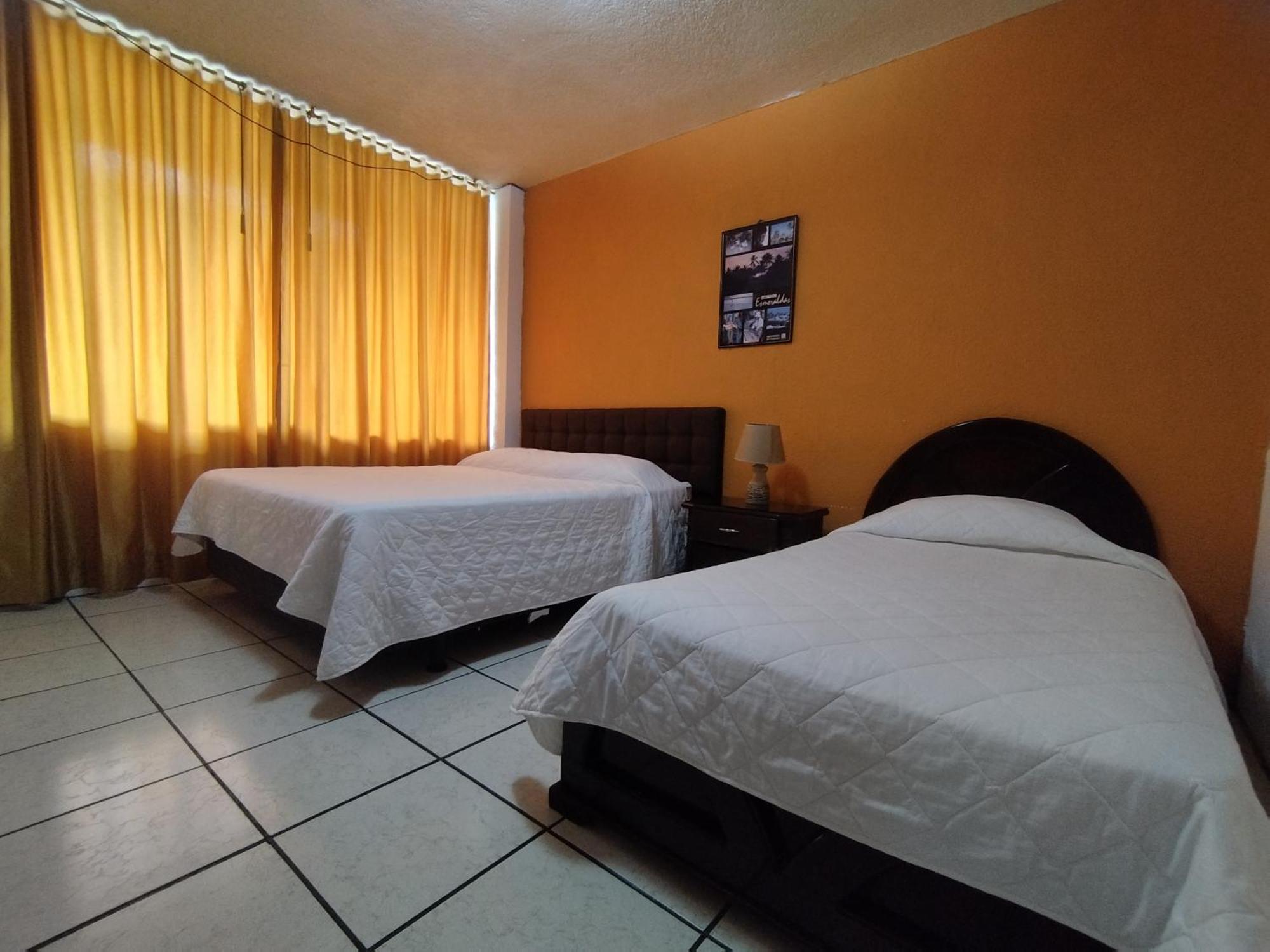Hotel Puerta Del Sol Санто Доминго де лос Колорадос Екстериор снимка