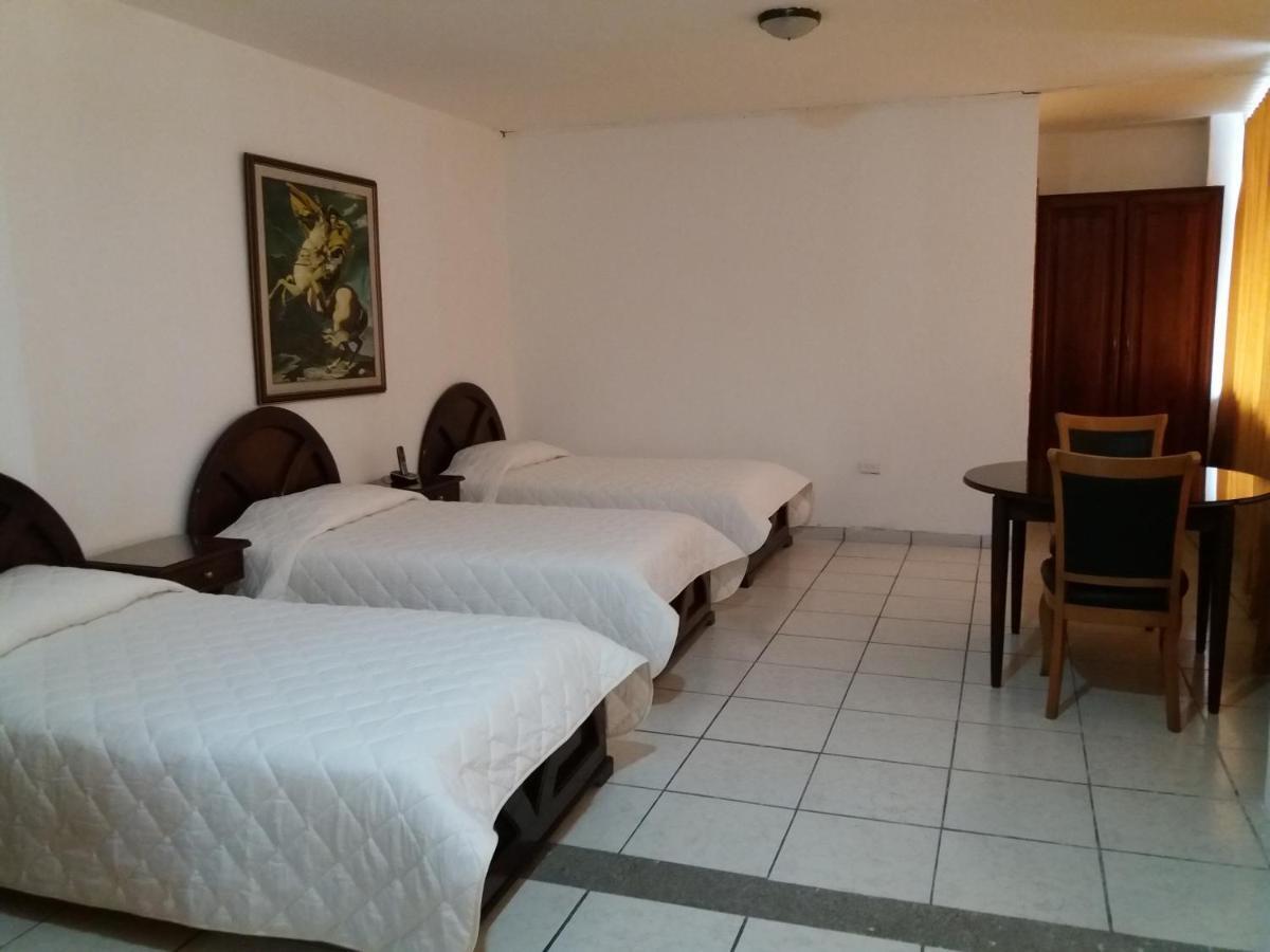 Hotel Puerta Del Sol Санто Доминго де лос Колорадос Екстериор снимка