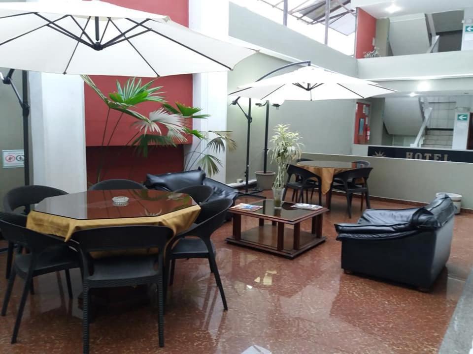 Hotel Puerta Del Sol Санто Доминго де лос Колорадос Екстериор снимка