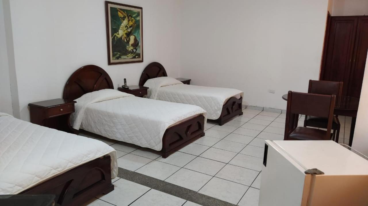Hotel Puerta Del Sol Санто Доминго де лос Колорадос Екстериор снимка