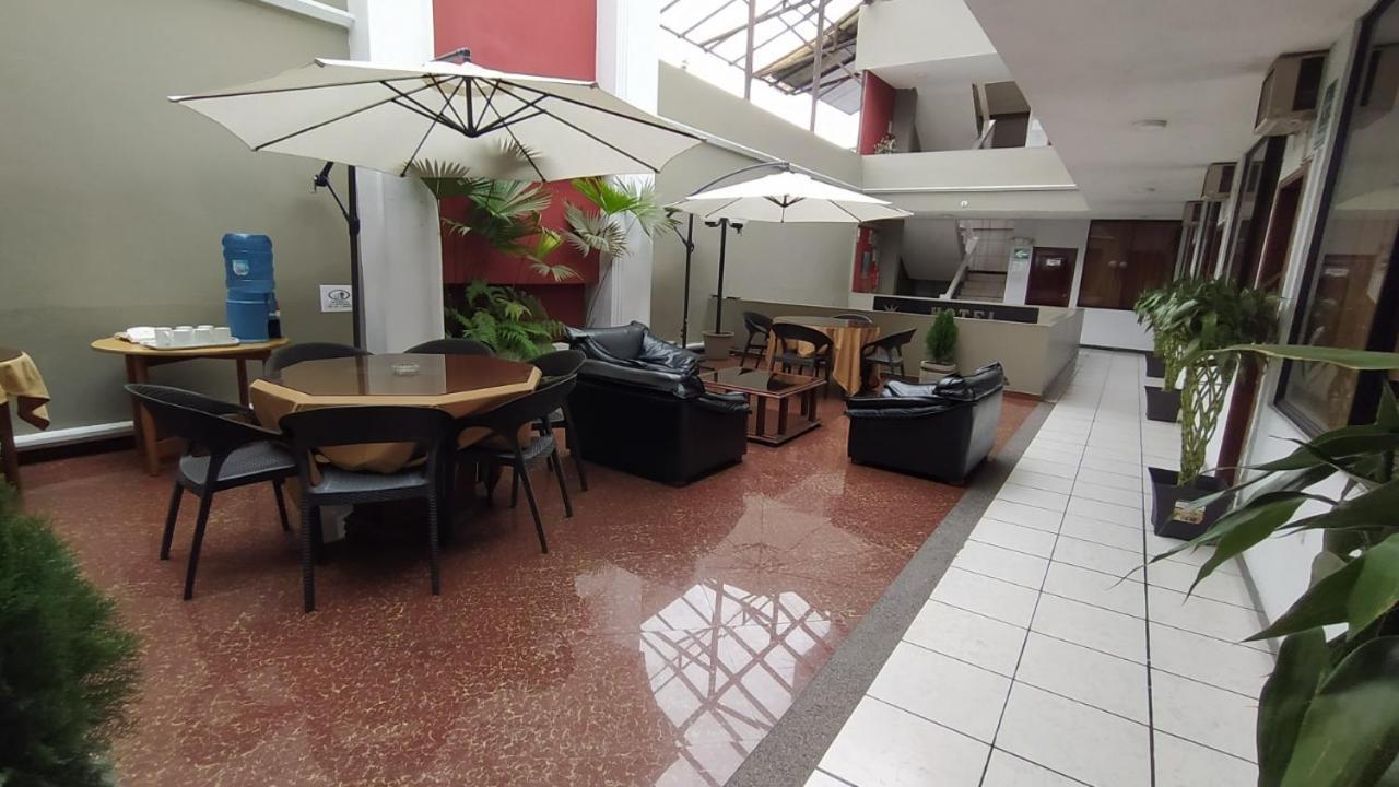 Hotel Puerta Del Sol Санто Доминго де лос Колорадос Екстериор снимка