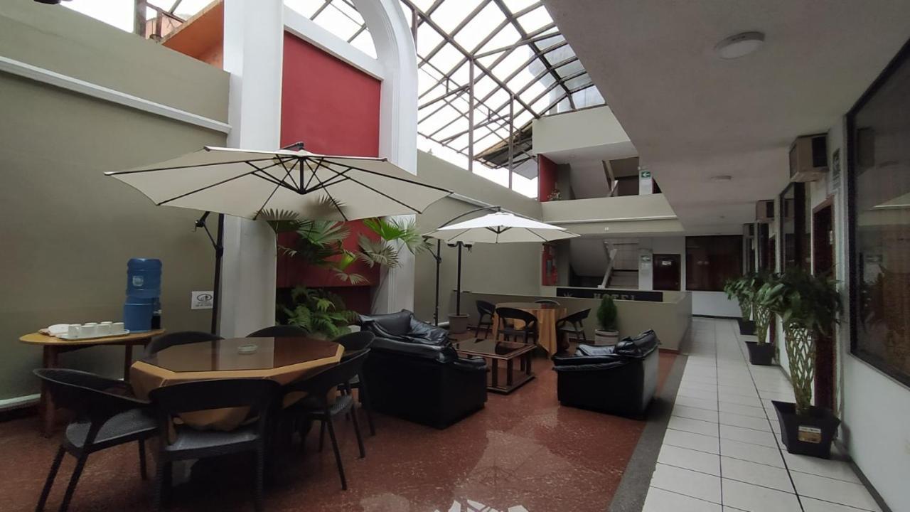 Hotel Puerta Del Sol Санто Доминго де лос Колорадос Екстериор снимка